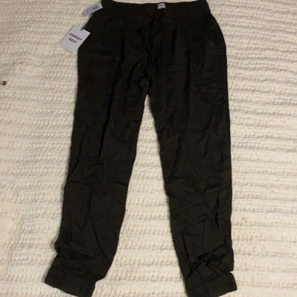 Aritzia Sunday Best joggers - Picture 3 of 4